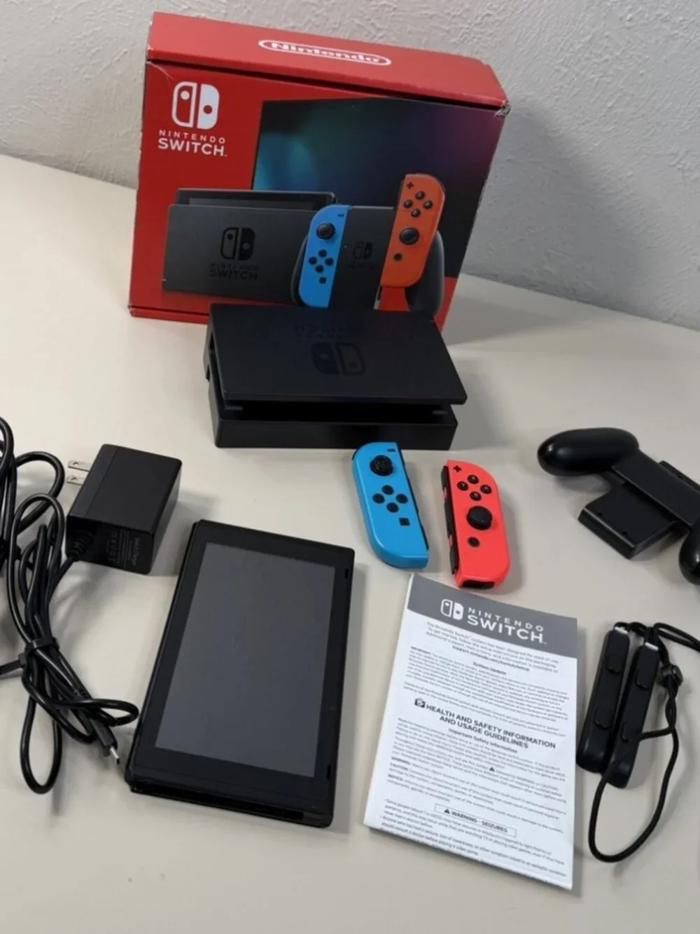 Nintendo HAC-001 32GB Switch Console With Dock For Parts Or Not Working -READ*
